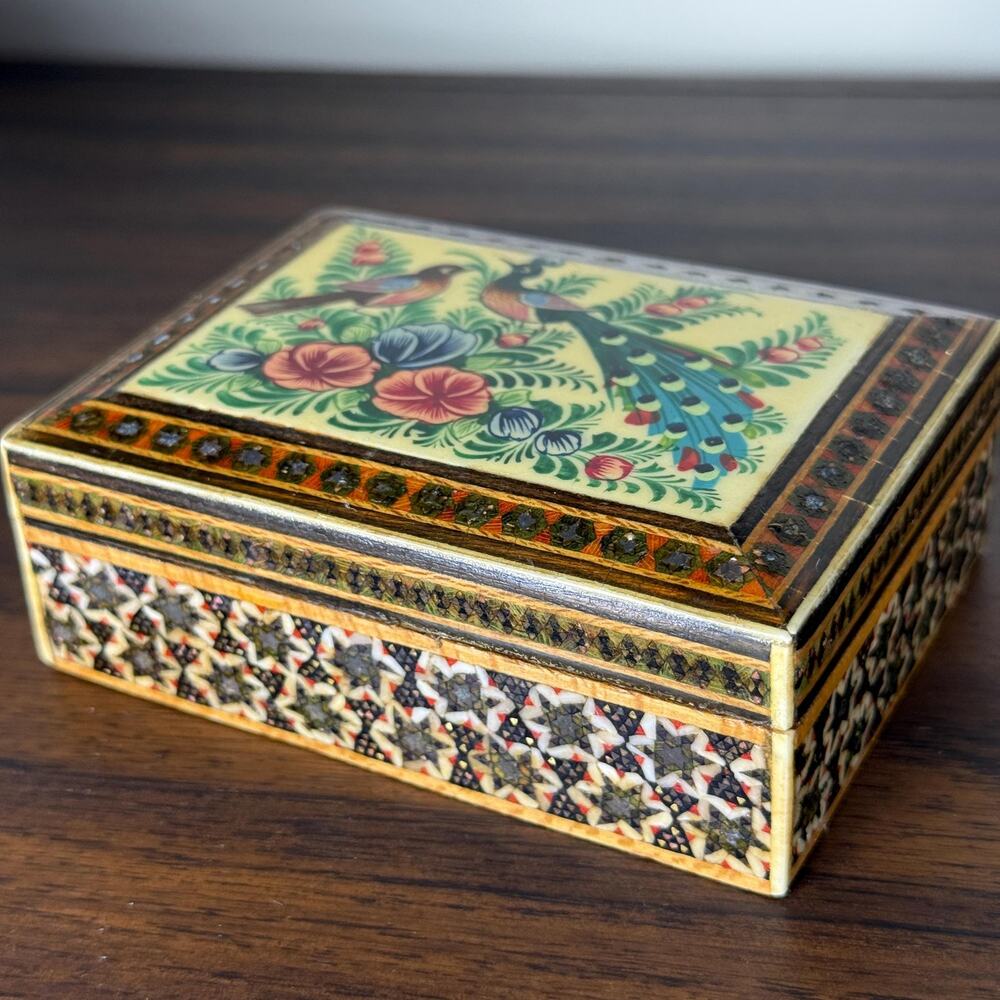 Vintage Peacock Trinket Box Hand Painted Lacquer Floral Inlaid Wood - Picture 8 of 10